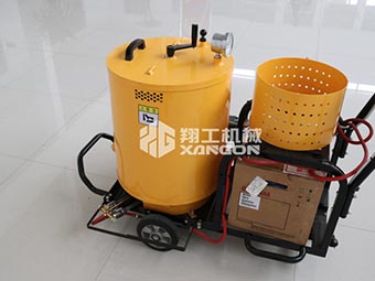 瀝青灌縫機(jī)廠家迎合路面養(yǎng)護(hù)需求，適應(yīng)市場(chǎng)變化