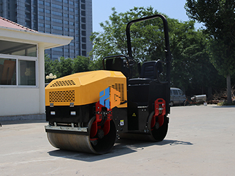 小型壓路機(jī)都有哪些特點(diǎn)呢？