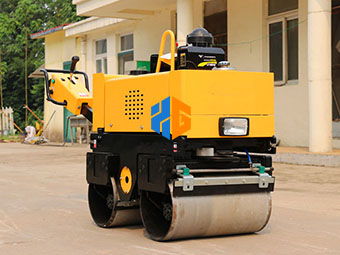  關(guān)于小型壓路機(jī)的保養(yǎng)技巧你了解多少呢？